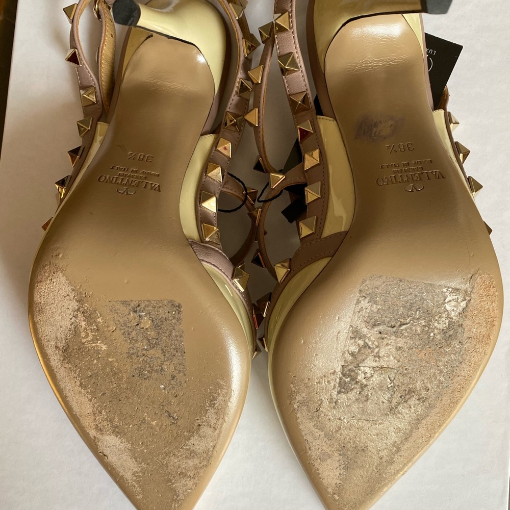 Valentino Garavani Rockstud Pointed Toe T-Strap Pumps in Ivory and Nude - Picture 7 of 9